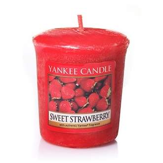 Votiv YANKEE CANDLE 49g Sweet Strawberry