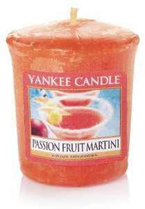 Levně Votiv YANKEE CANDLE 49g Passion Fruit Martini