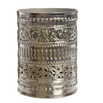 Svícen kovový válcovitý dekor ornamenty 7,5cm stříbrný - malý
