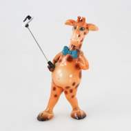 Žirafa selfie polystone hnědá 19cm